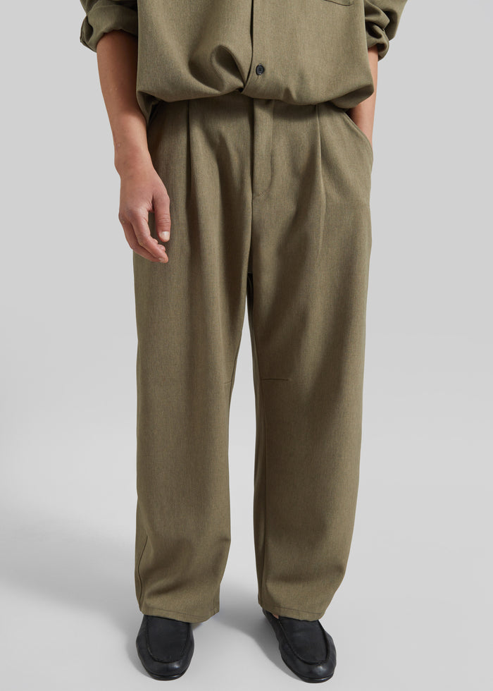 Alessio Straight Trousers - Olive