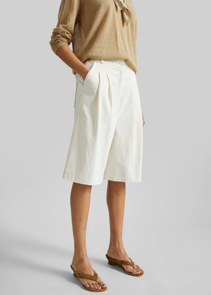 Altea Pleated Bermuda Shorts - Ivory