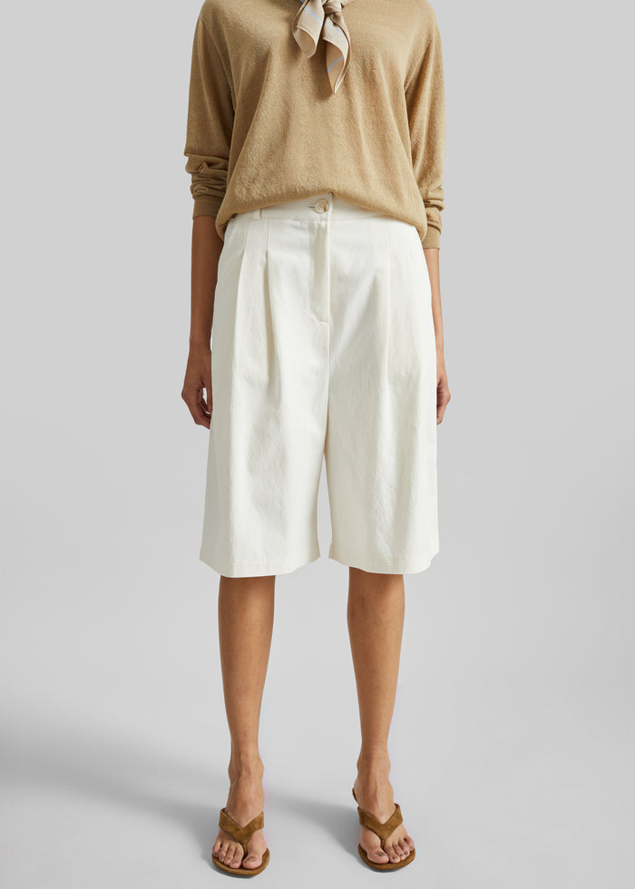 Altea Pleated Bermuda Shorts - Ivory