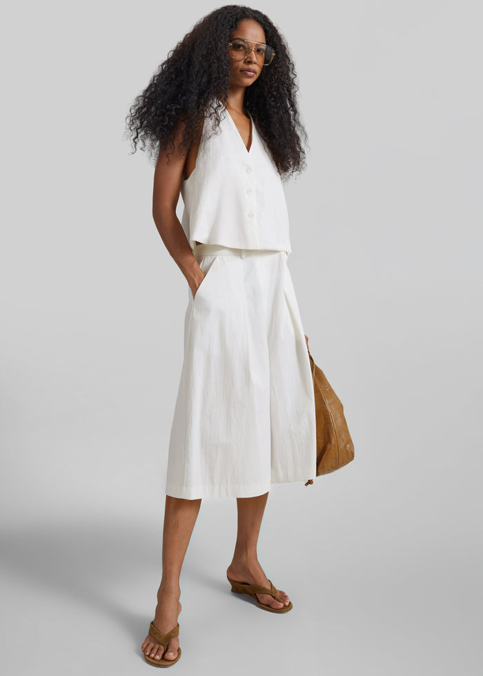 Aurea Wide Bermuda Shorts - Ivory