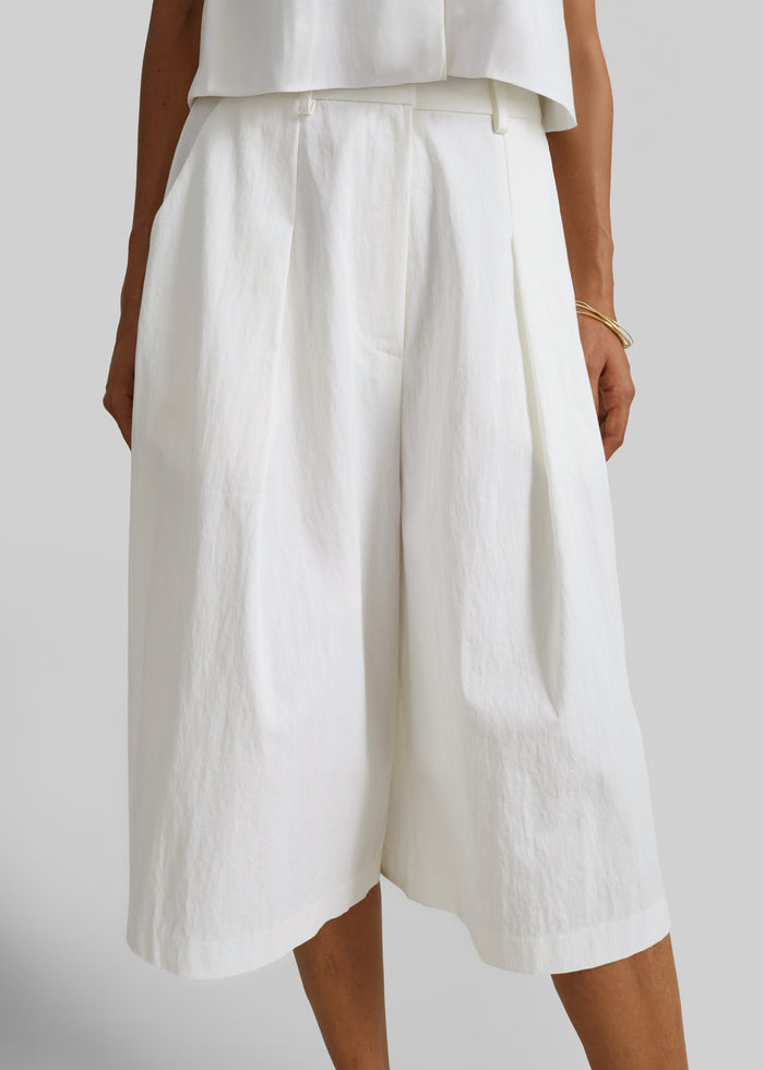 Aurea Wide Bermuda Shorts - Ivory