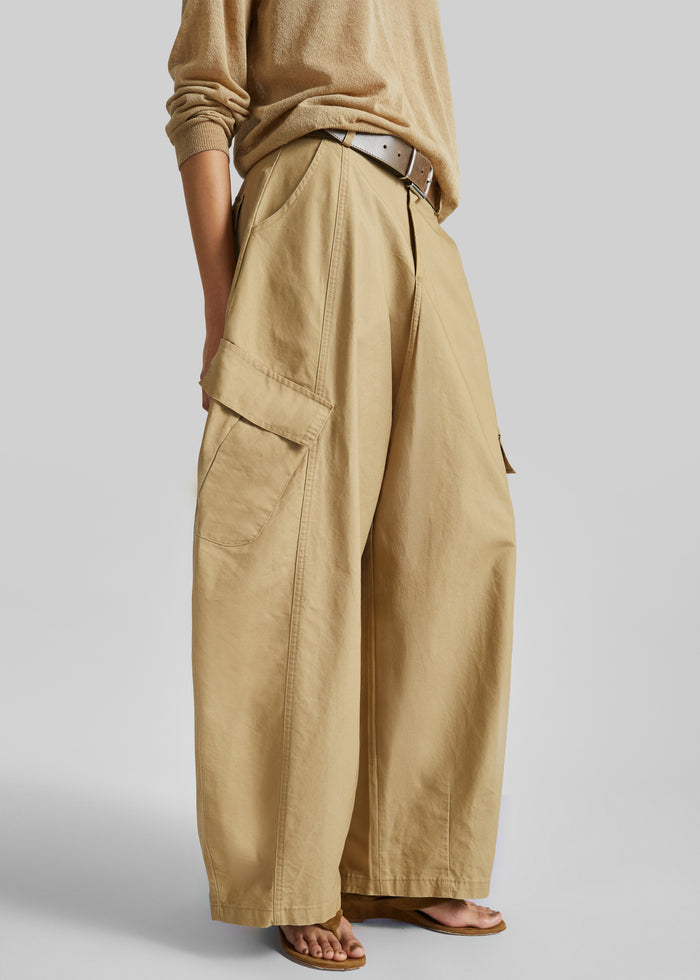 Baixa Barrel Cargo Pants - Beige