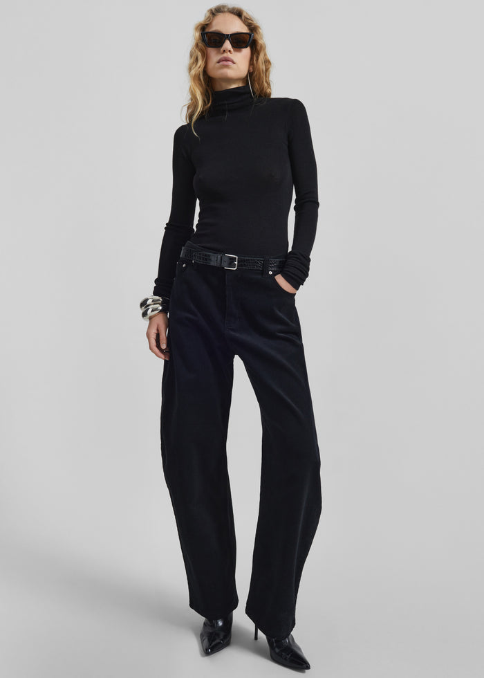 Caistor Corduroy Barrel Leg Pants - Black