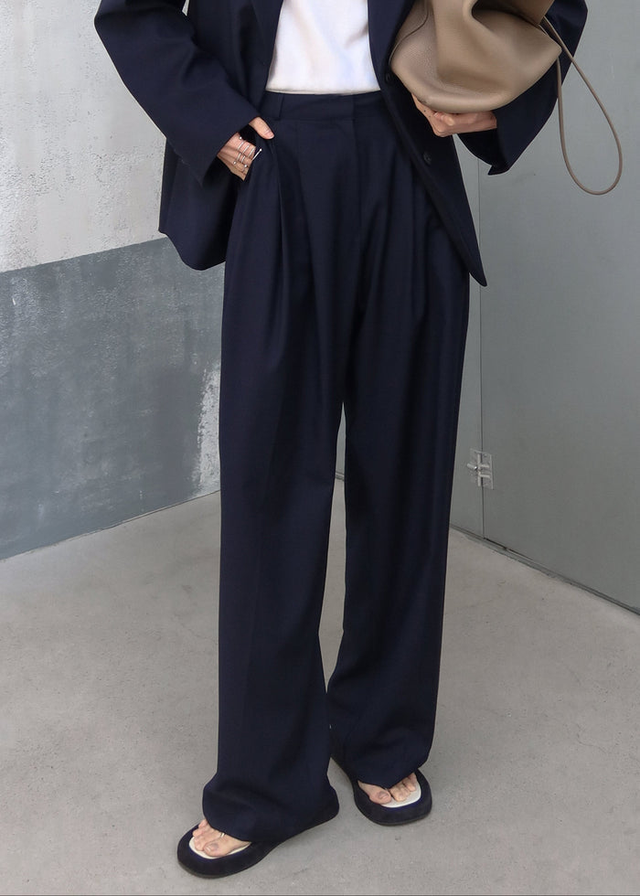 Canmore Pleated Trousers - Navy