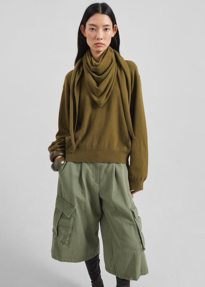 Dorva Cargo Bermuda Shorts - Pale Olive