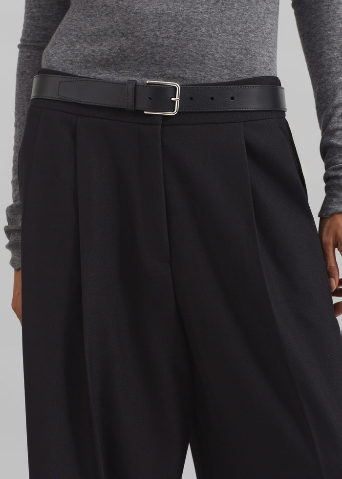 Doyer Pleated Trousers - Black