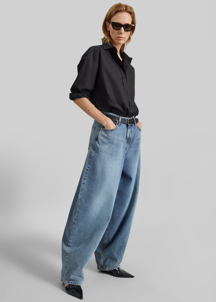 Elga Barrel Leg Jeans - Medium Wash