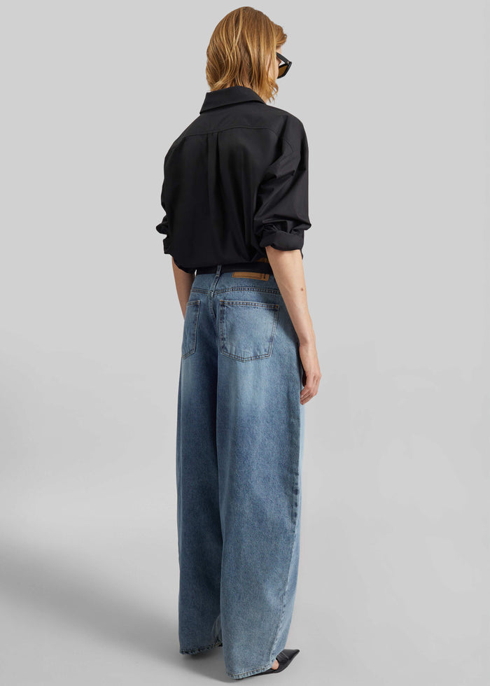 Elga Barrel Leg Jeans - Medium Wash