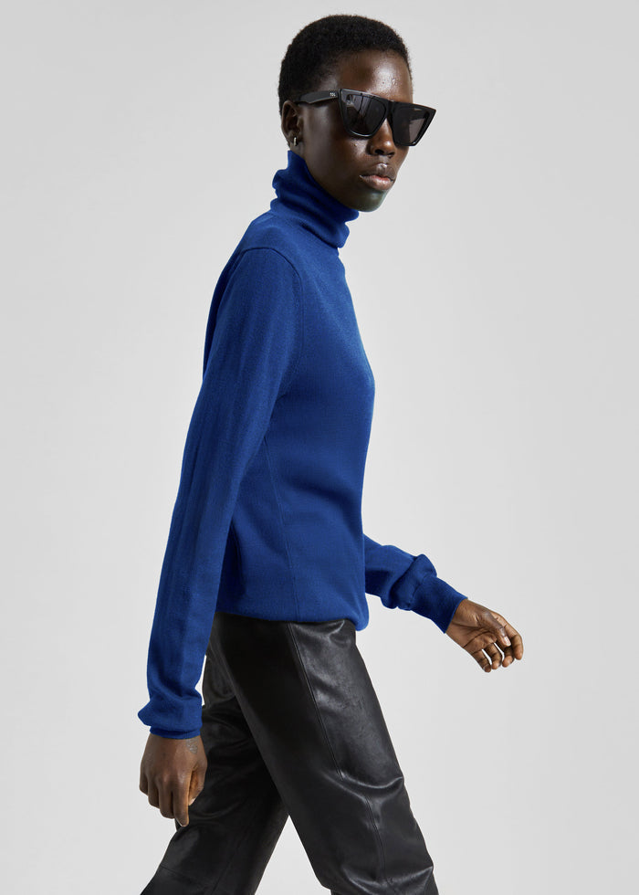 Eve Thin Turtleneck Sweater - Blue