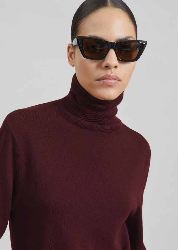 Eve Thin Turtleneck Sweater - Burgundy