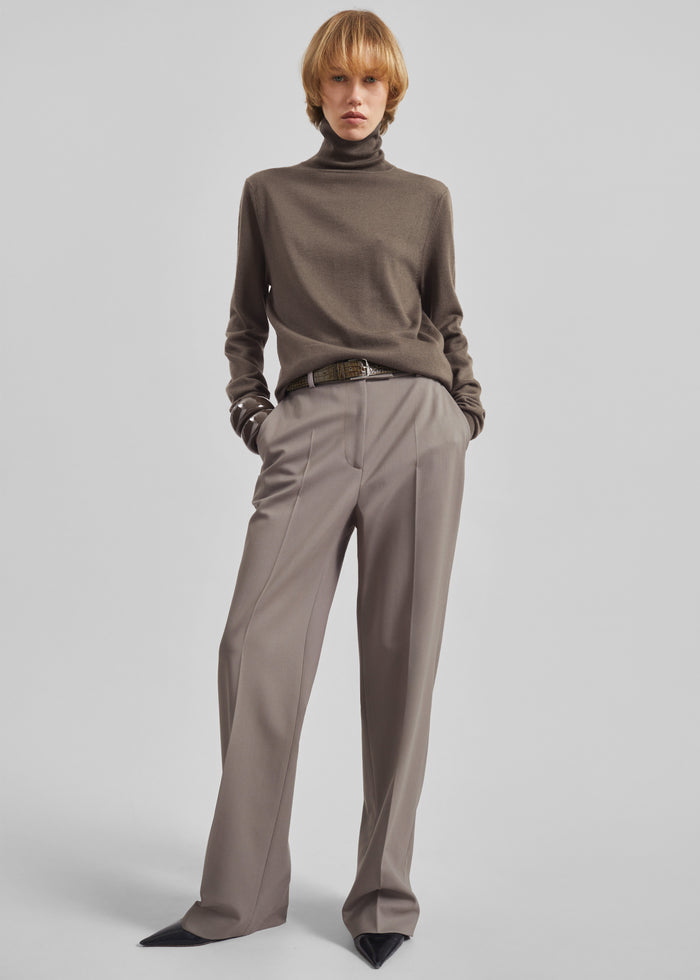 Eve Thin Turtleneck Sweater - Dark Taupe