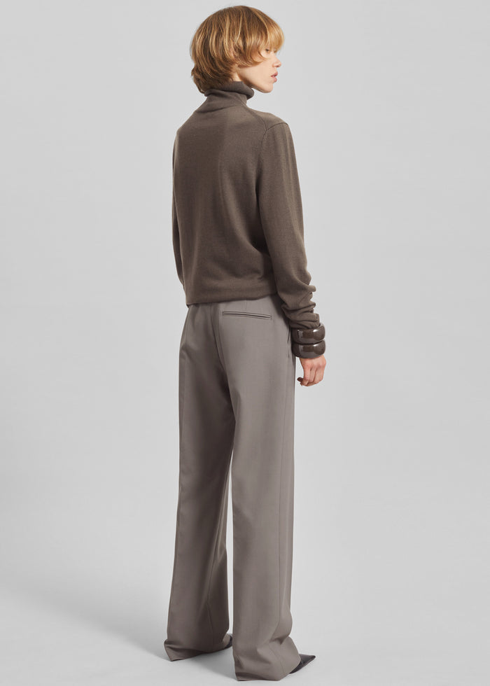 Eve Thin Turtleneck Sweater - Dark Taupe