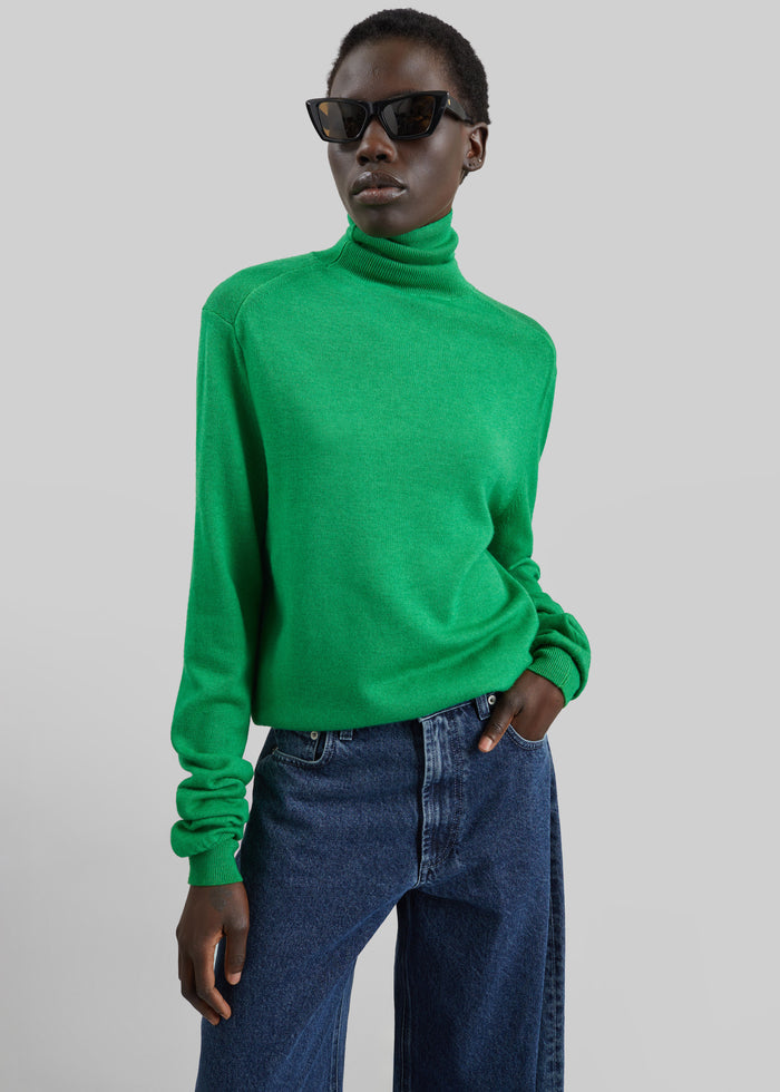 Eve Thin Turtleneck Sweater - Green