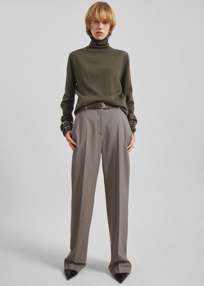 Eve Thin Turtleneck Sweater - Olive