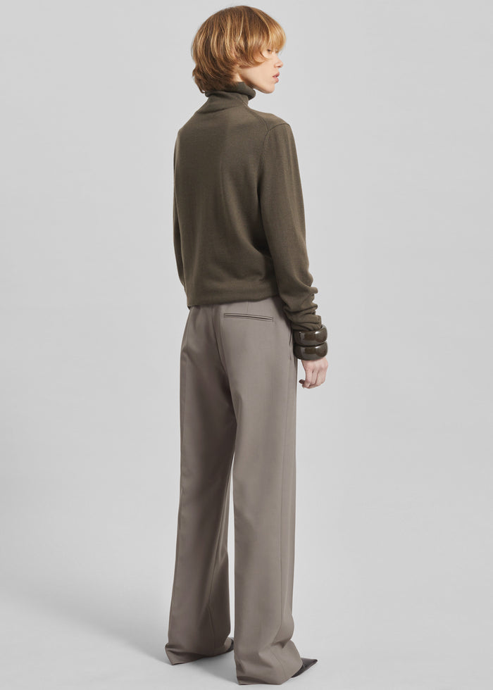Eve Thin Turtleneck Sweater - Olive