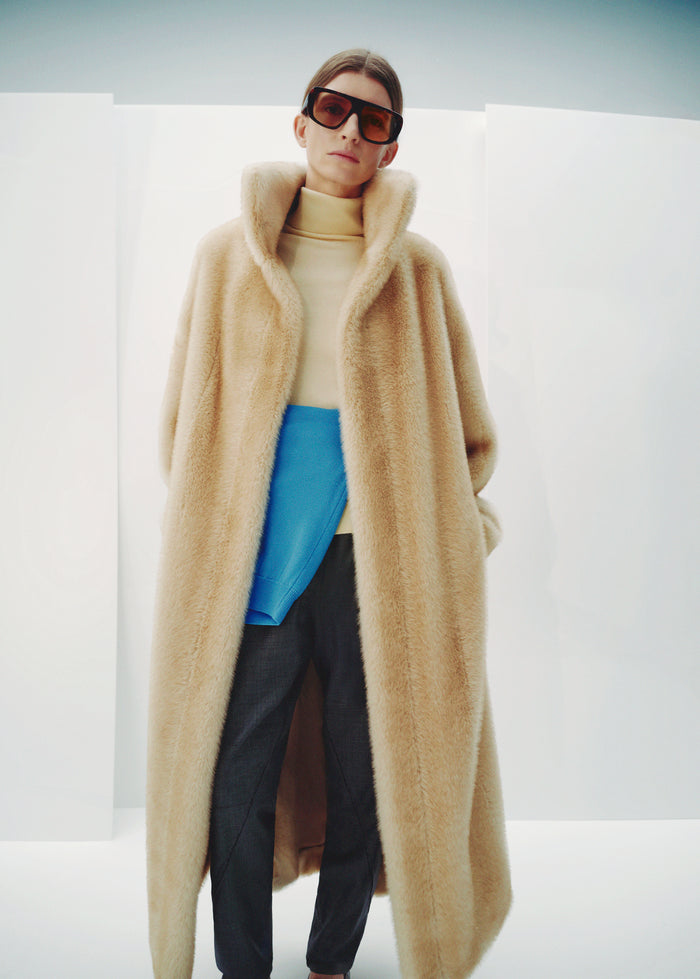 Eve Thin Turtleneck Sweater - Pale Yellow