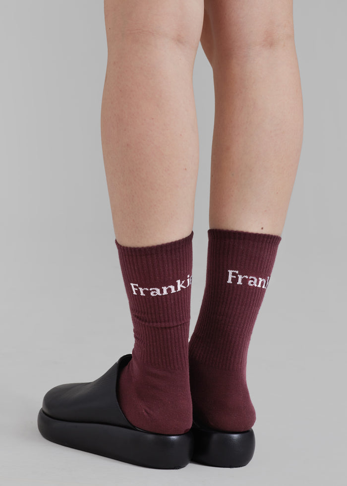 Frankie in English Ribbed Socks - Bordeaux
