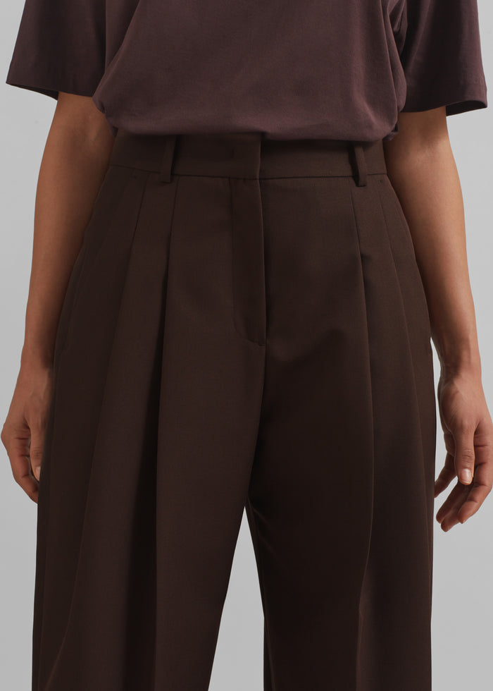 Gelso Pleated Twill Trousers - Brown