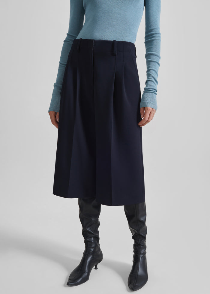 Gio Wool Pleated Bermuda Shorts - Navy