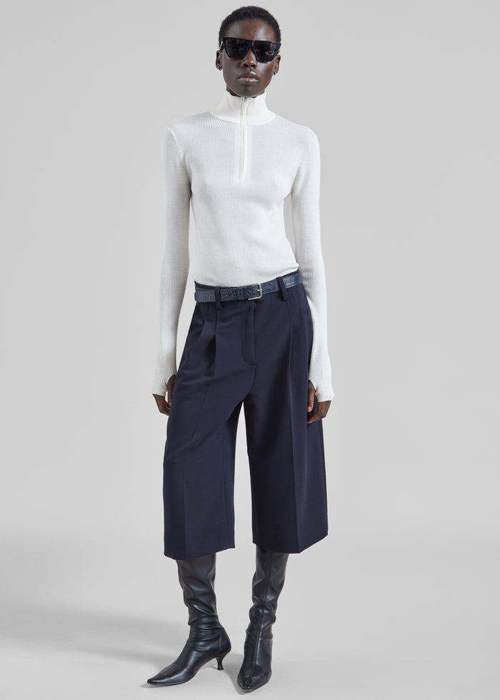 Gio Wool Pleated Bermuda Shorts - Navy
