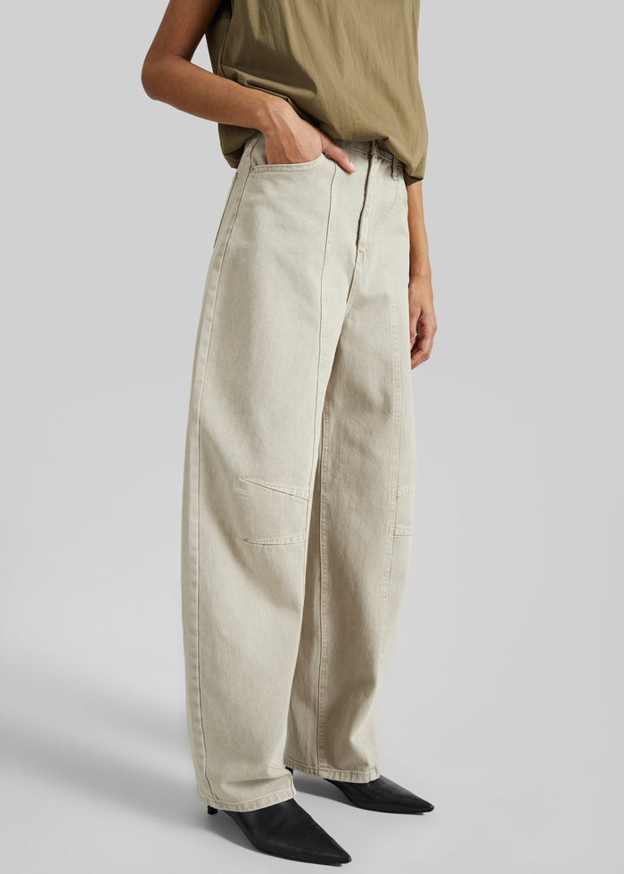 Idre Barrel Leg Jeans - Beige