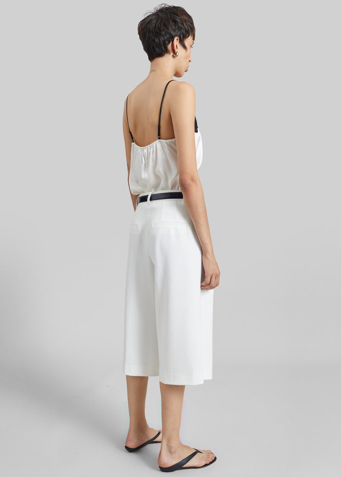 Jag Pleated Bermuda Shorts - White