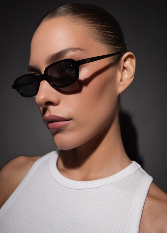 Karen Wazen Carolyn Sunglasses - Black