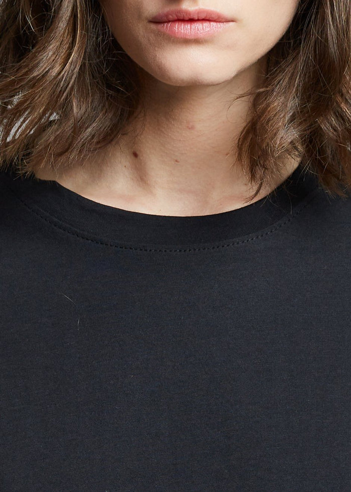 Lilou Simple Tee - Black top The Frankie Shop