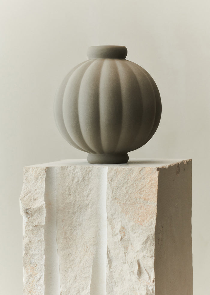 Louise Roe Ceramic Balloon Vase 01 - Sanded Grey