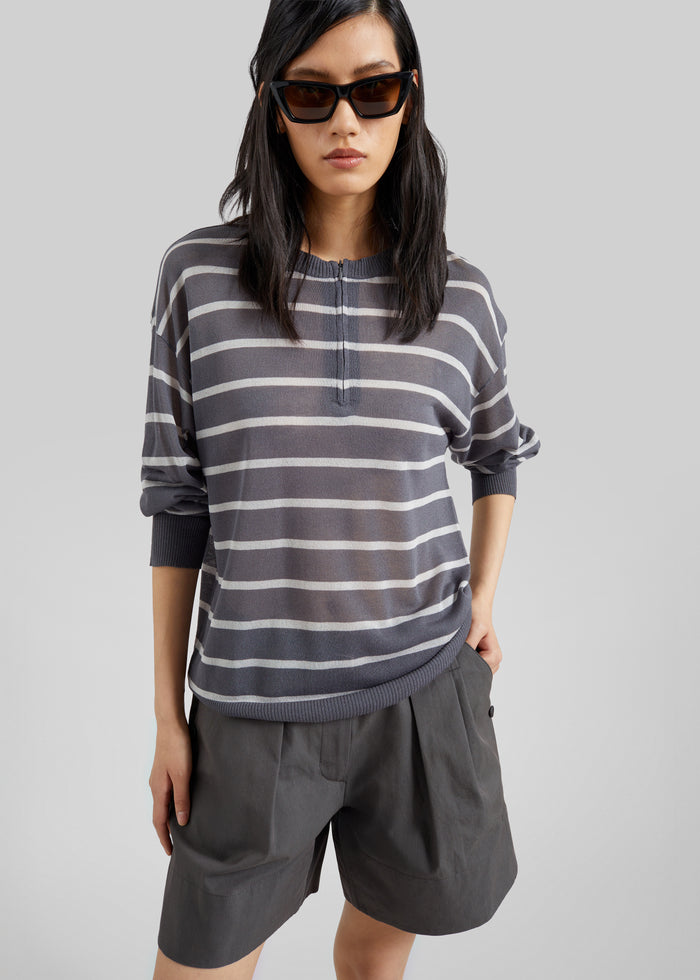 Low Classic Tuck Point Turn-Up Shorts - Charcoal