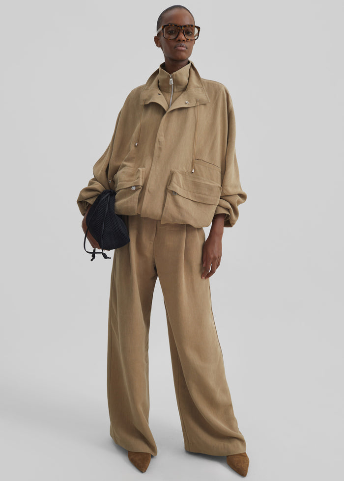 Marfa Linen Pleated Trousers - Camel