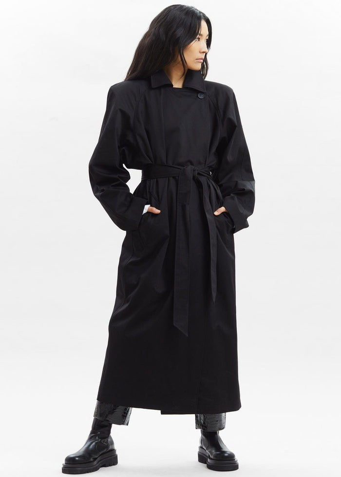 Woven Box Shoulder Trench in Black Coat Paper Moon