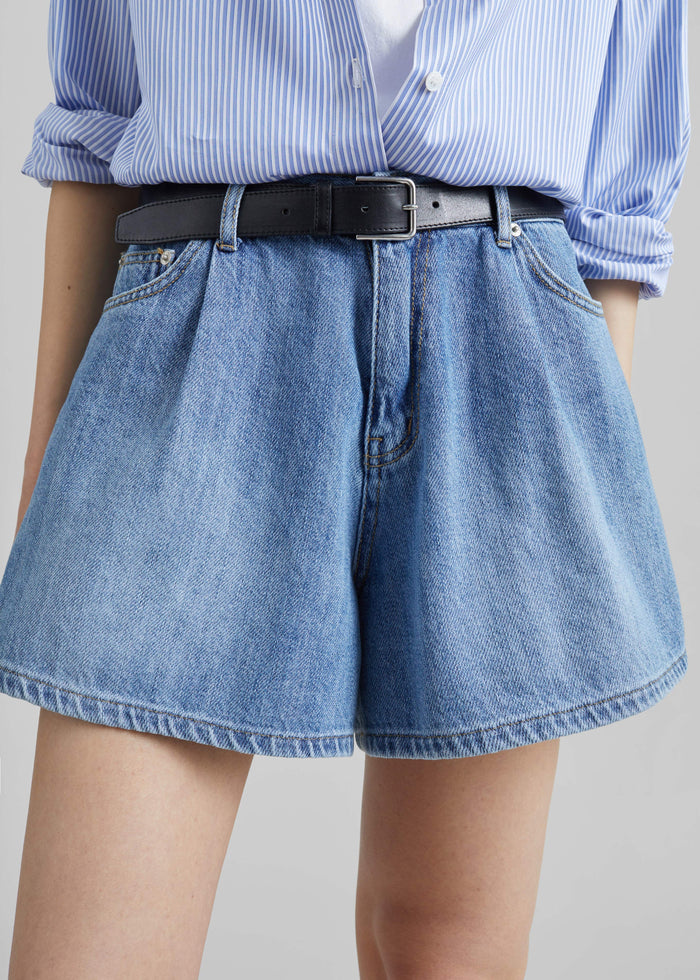 Mojave Pleated Denim Shorts - Medium Wash