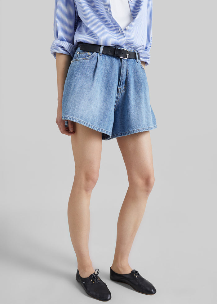 Mojave Pleated Denim Shorts - Medium Wash