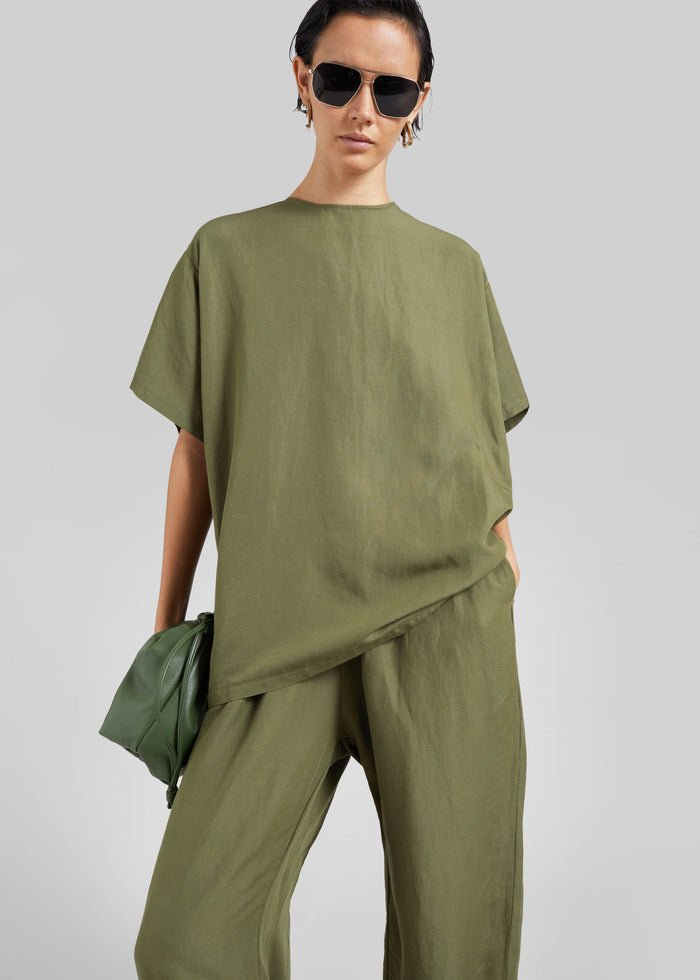 Morat Linen Back Button Top - Olive