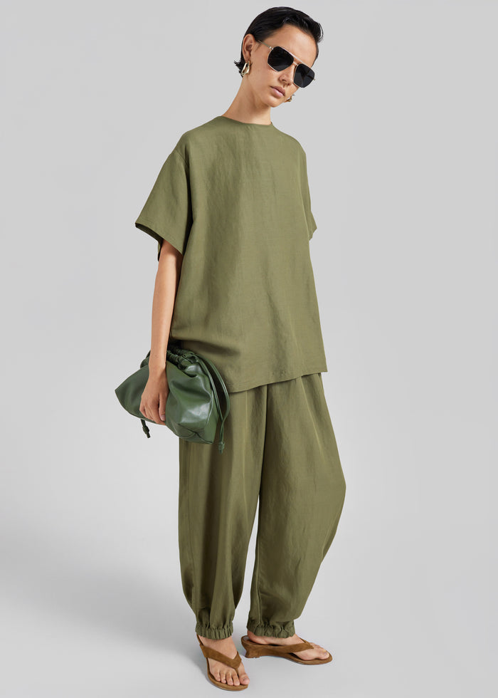Morat Linen Back Button Top - Olive