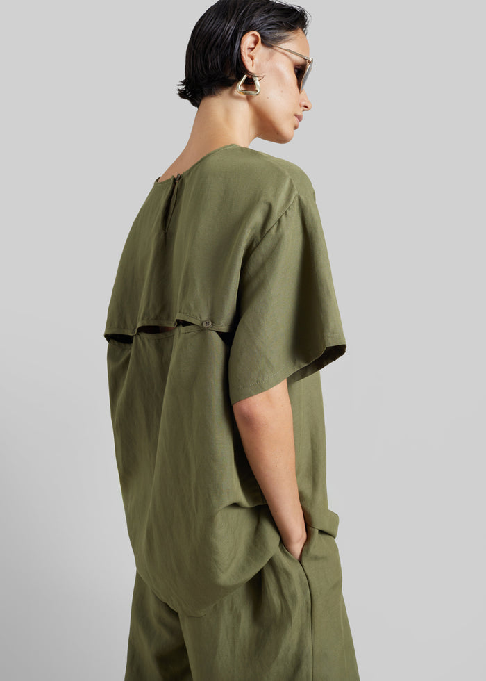 Morat Linen Back Button Top - Olive