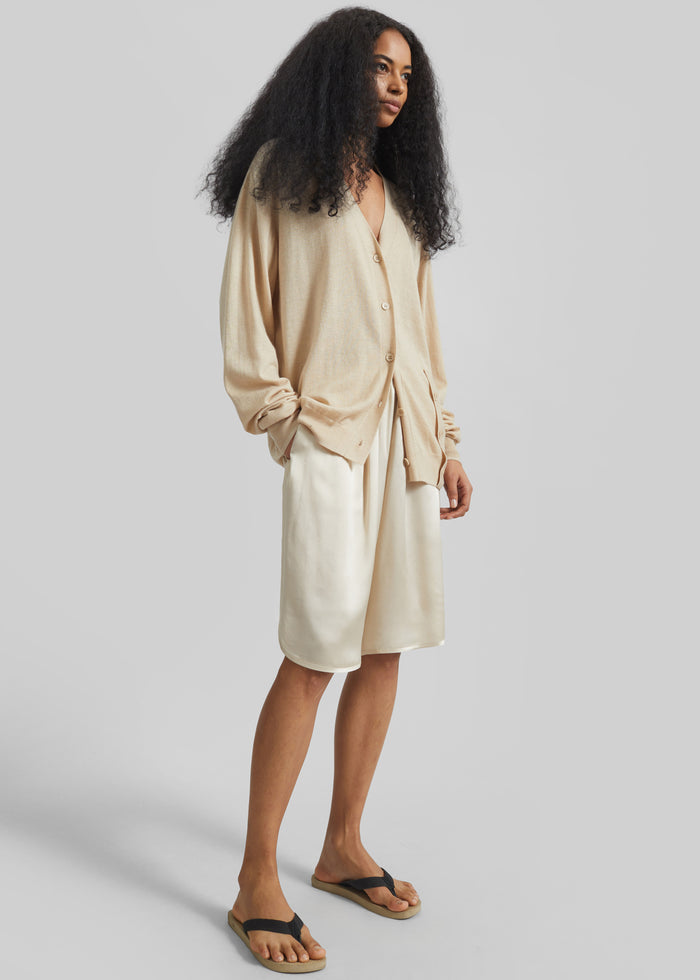 Nelis Silk Bermuda Shorts - Champagne