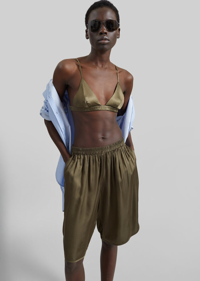 Nelis Silk Bermuda Shorts - Olive