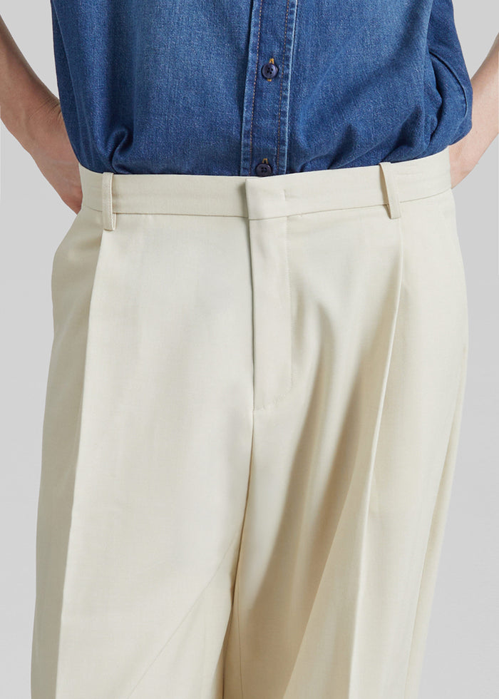 Neria Pleated Trousers - Light Beige
