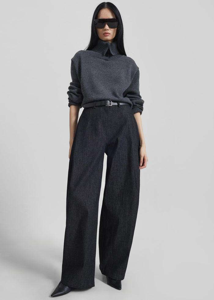Nesna Barrel Leg Jeans - Black