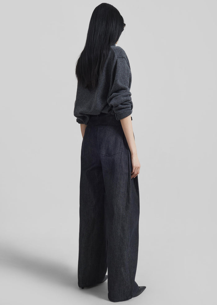 Nesna Barrel Leg Jeans - Black