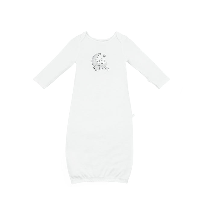 front of a newborn baby bundler made from organic cotton and bamboo