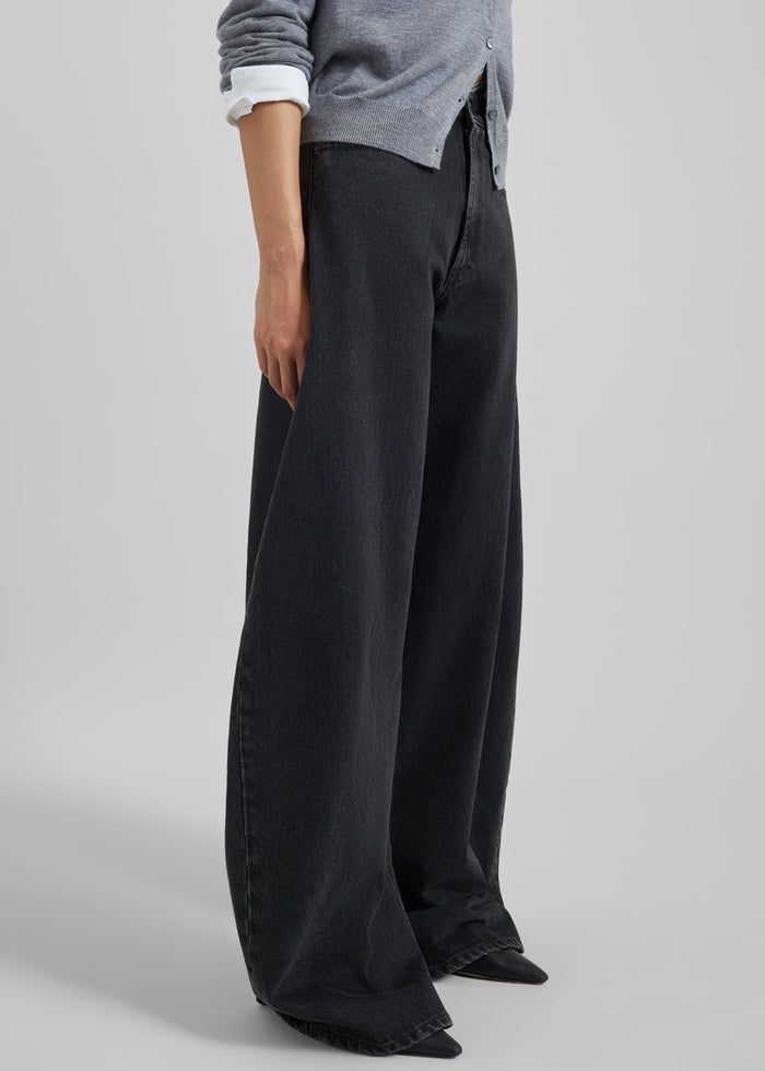 Nick Barrel Leg Jeans - Black Wash