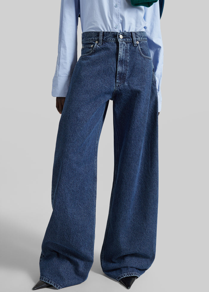 Nick Barrel Leg Jeans - Medium Wash