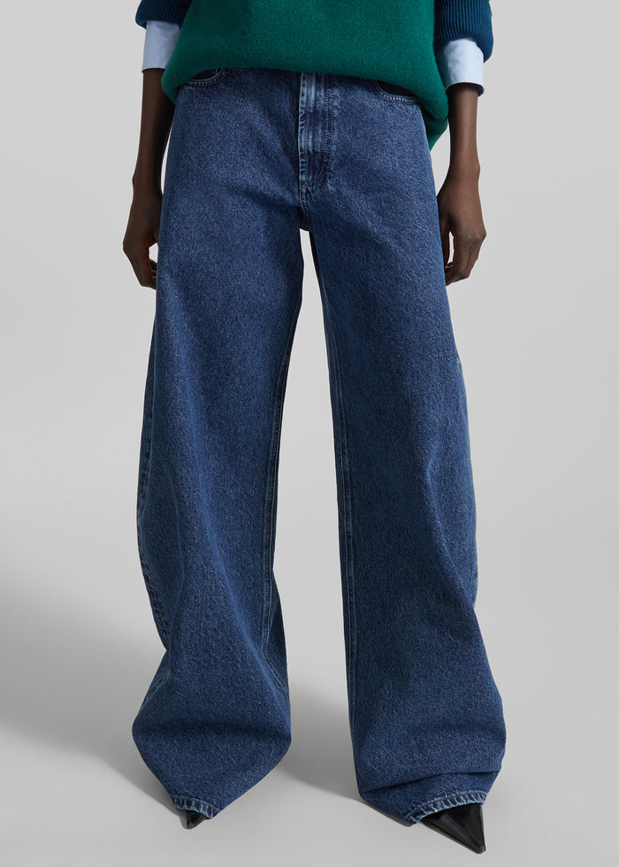 Nick Barrel Leg Jeans - Medium Wash