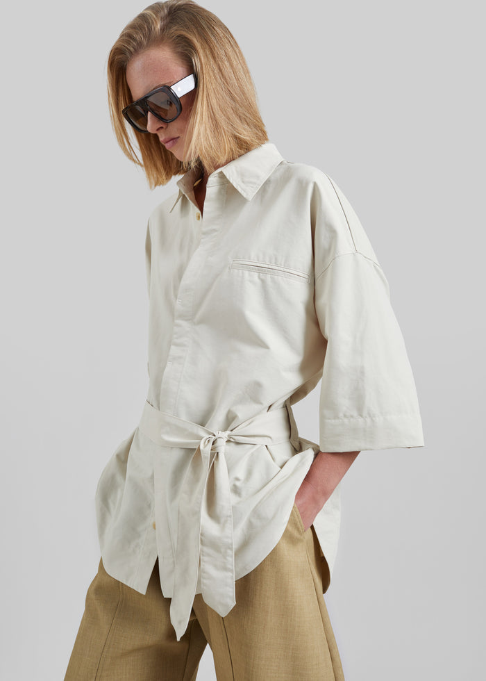 Odesa Belted Shirt - Light Beige