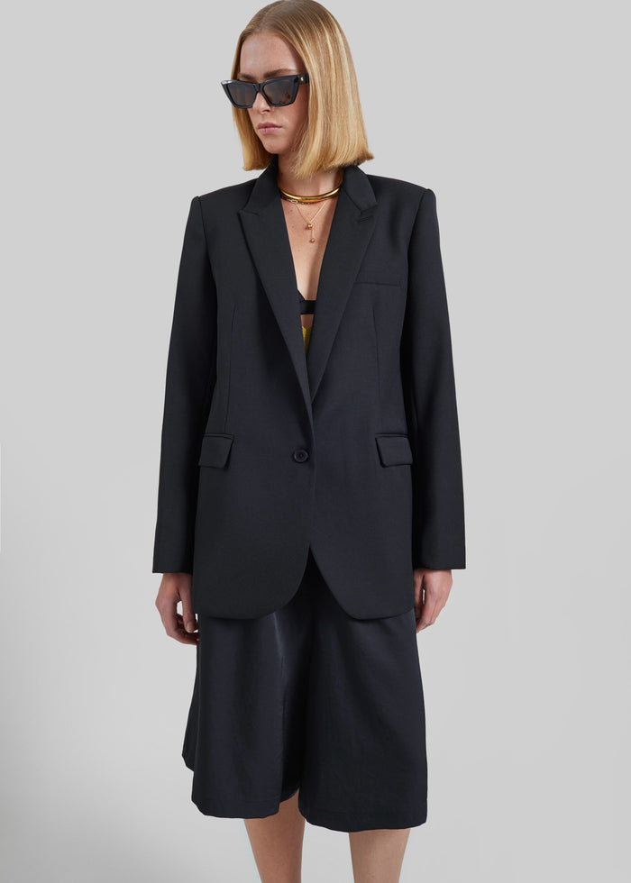 Olyne Satin Wide Bermuda Shorts - Black