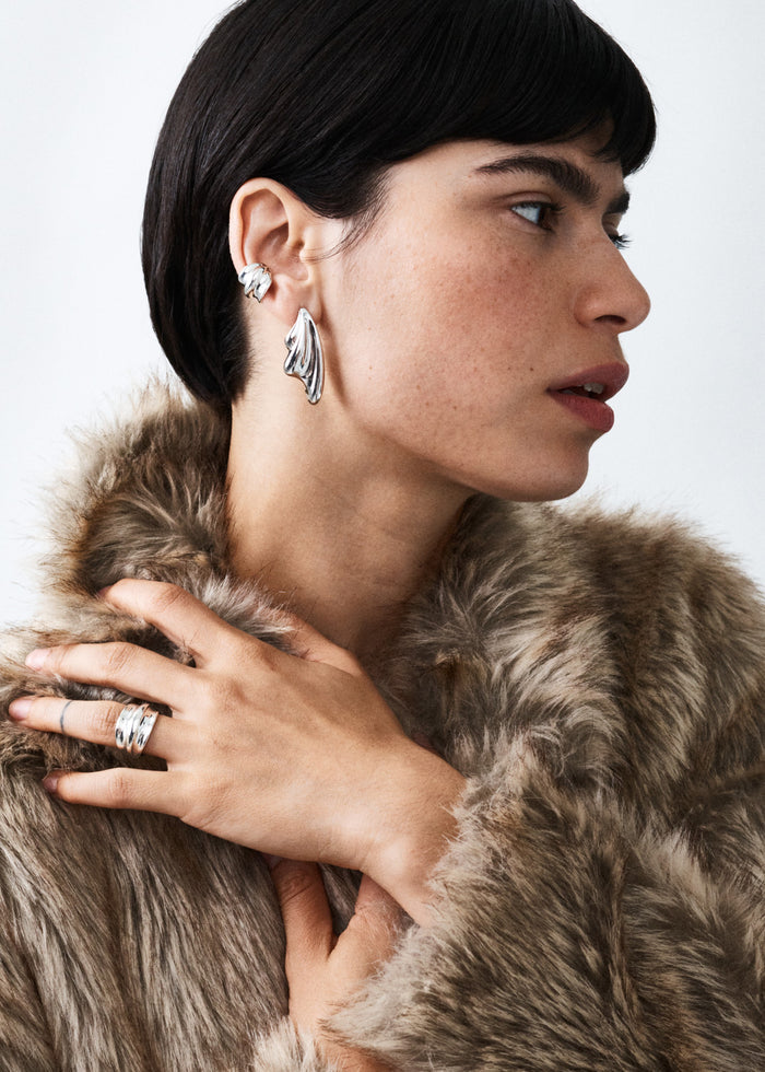 Otiumberg Statement Wave Earrings - Silver