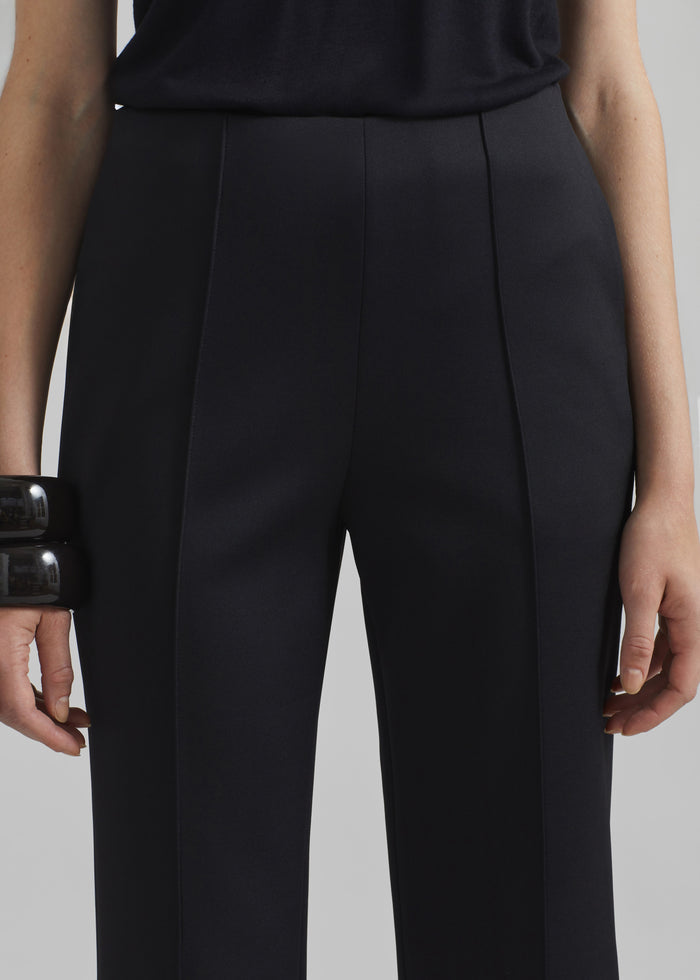 Rivoli Capri Pants - Black